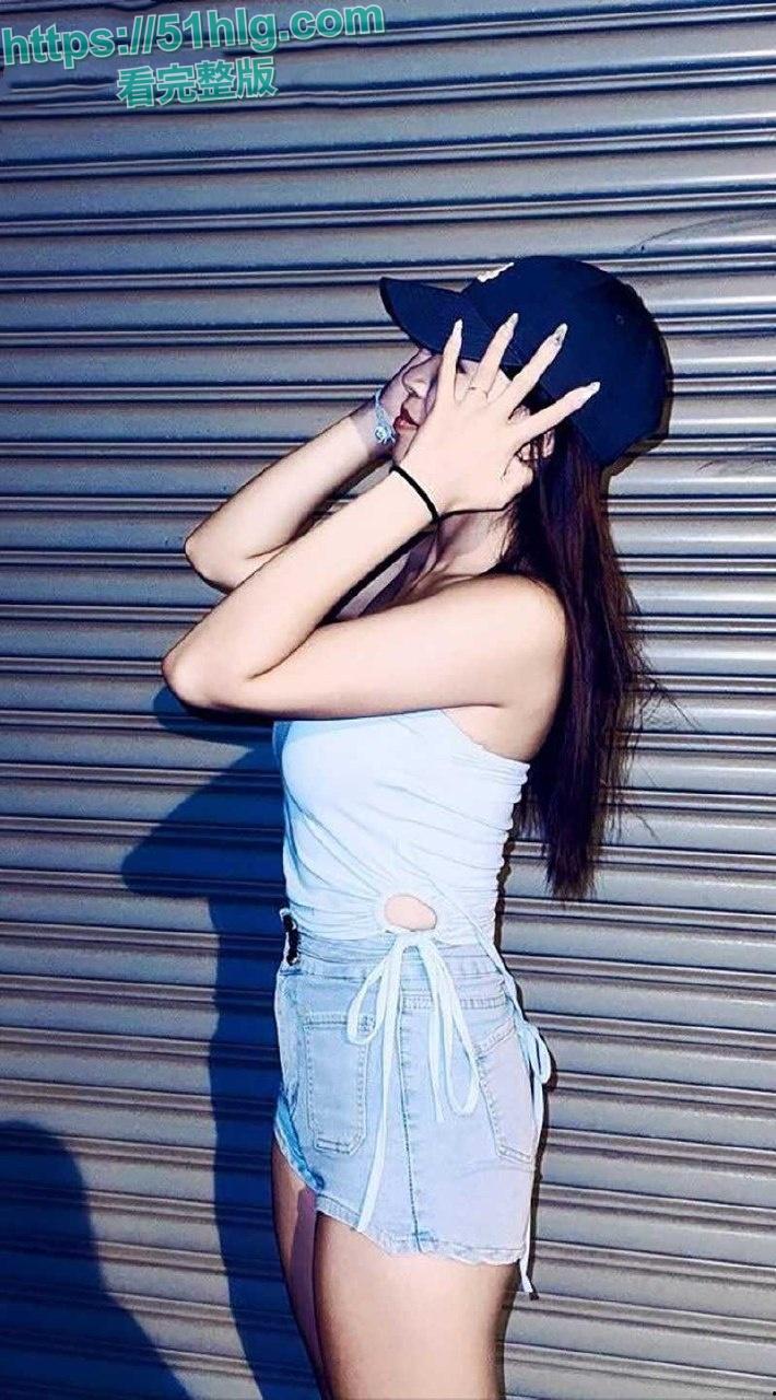 抖音网红【柠檬】性爱视频曝光!网友惊叹身材爆辣,前男友与好兄弟激情3P爆操,反差婊霸气回应自信美艳-4