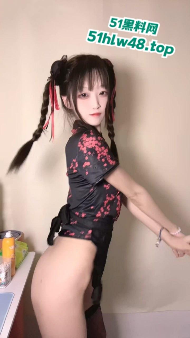 顶级女神【神探狸狸】人形玩偶doll,逆天美腿穿黑丝诱人之极,露脸裸舞超清原版流出。-5