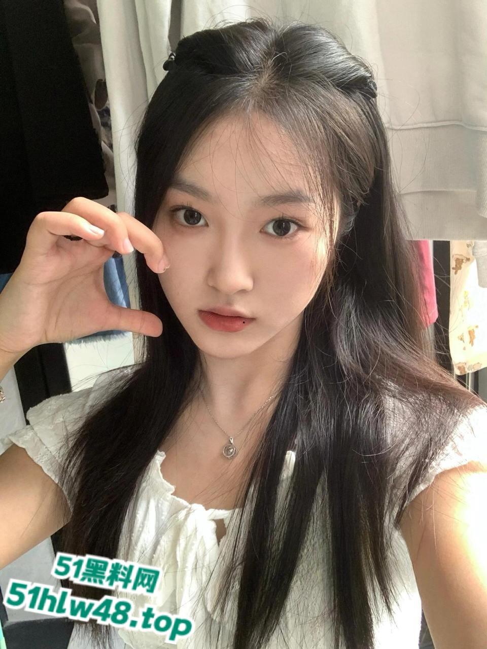 广州白云幼儿园清纯幼师【田梦】被渣男分手抛弃,极品的颜值搭配性感的美乳,不失为人间仙女!-2