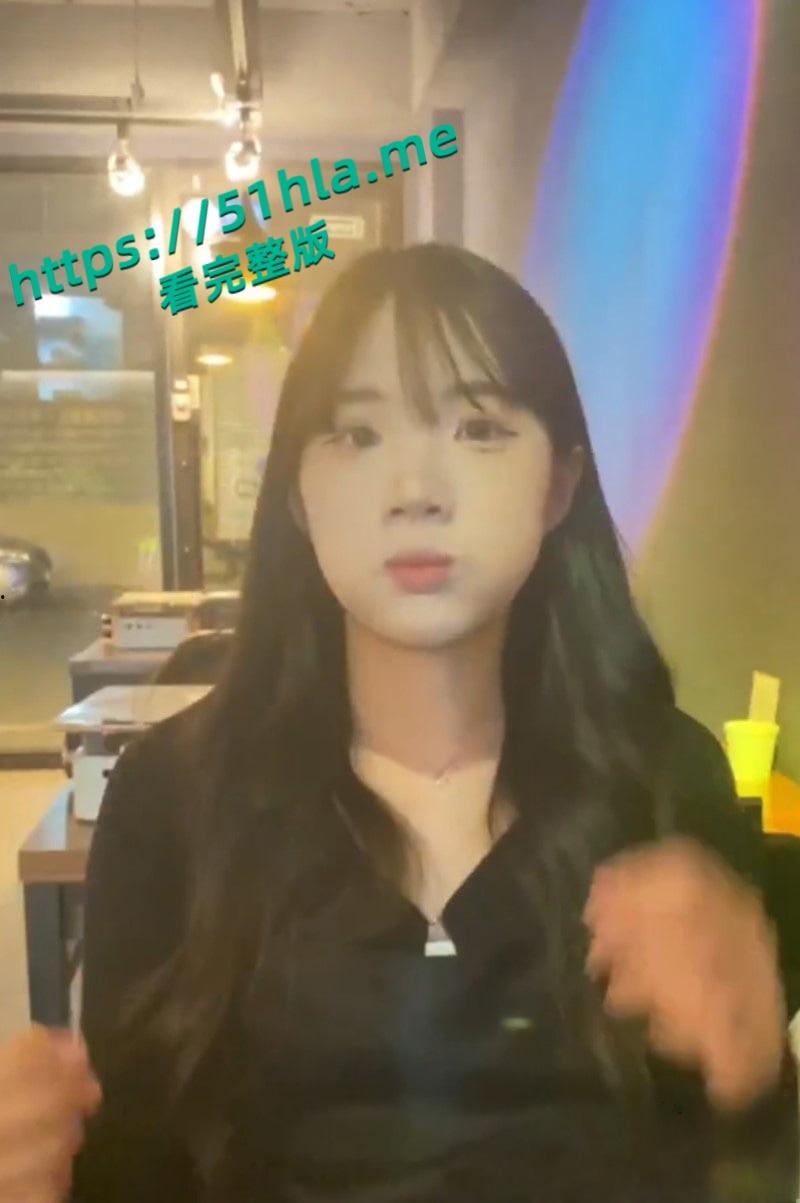 韩国高质量情侣露脸泄密,狗链栓脖深喉舔逼,车震抠肛花样超多,户外吃奶两人甜蜜无间!-2