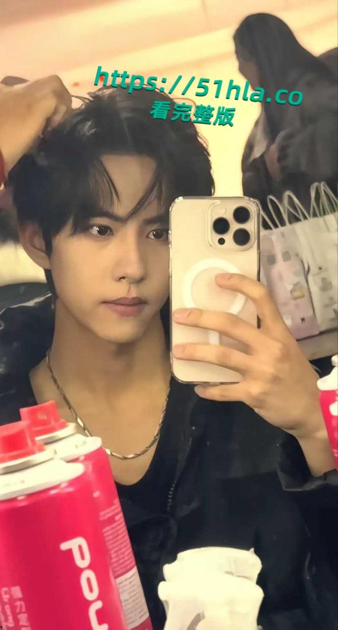 微博热瓜！全网近百万粉丝新晋男演员【刘轩丞】出轨好大姐，骗财骗色诈骗好大姐，约炮的视频被女友曝光！-5