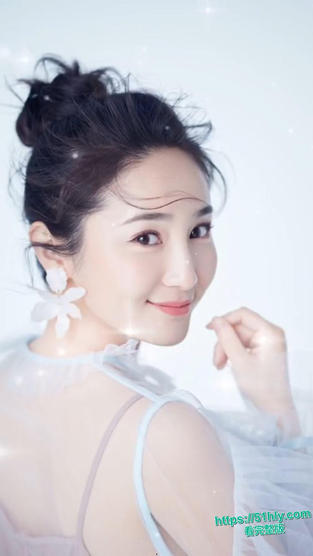 中国教育电视台美女主持人陈慧与男友不雅视频泄露 镜头前气质高雅的她私下双腿大张求操 可惜视频泄露后她被辞退 前途尽毁!-6