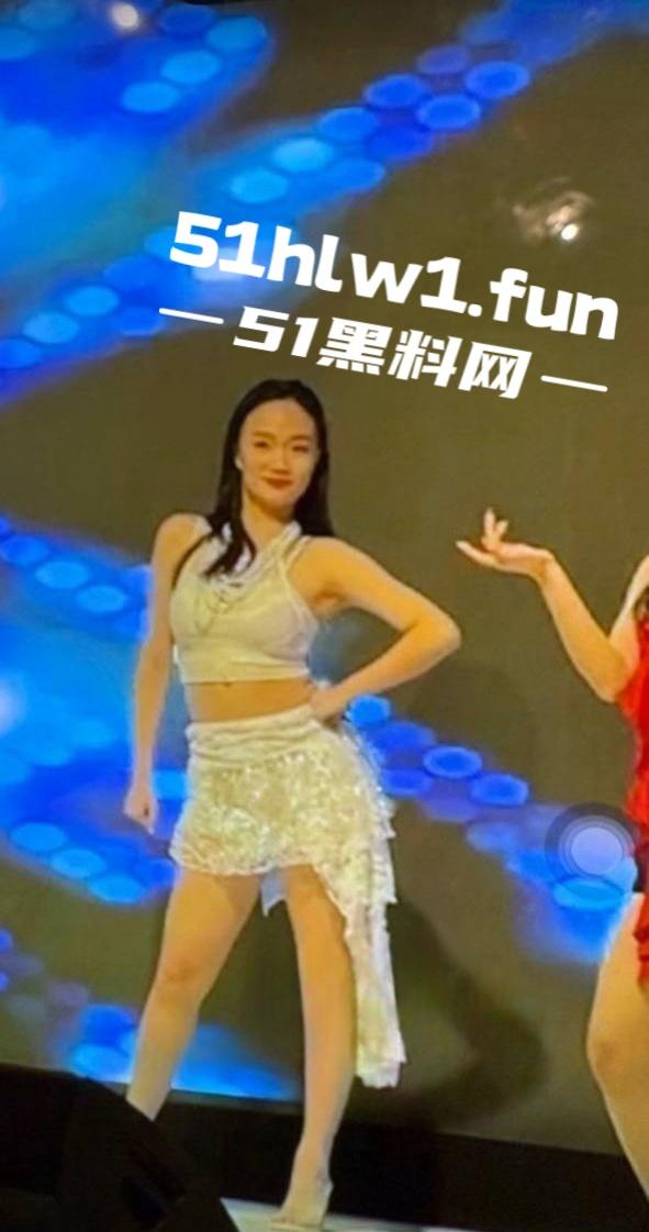 福建华侨大学啦啦队队员【应亚菲】出轨后被炮友发消息挑衅男友私密视频和照片曝光。-9