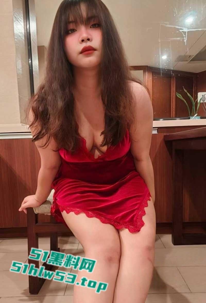 江苏师大【廖雨珊】性爱视频流出,巨乳微胖妹变小母狗,无套内射露脸口交户外露出尺度逆天!-3