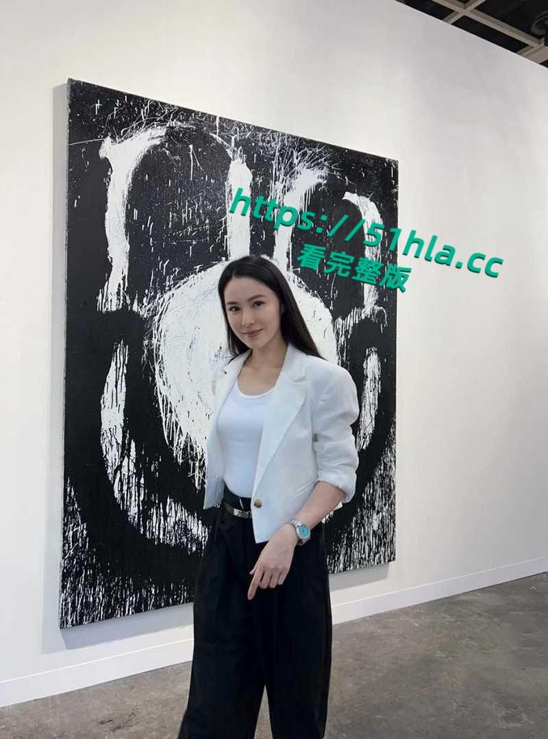 香港中文大学毕业生,现任企业经理没想到私下竟这么骚,极品尤物早期做黄播视频被曝光!-2