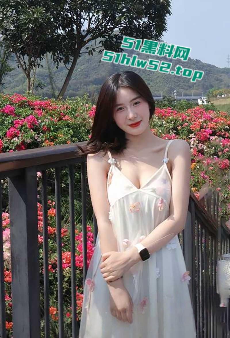 抖音网红【侯飞飞】裸聊视频泄漏,清纯少女竟被金主后入猛干,露脸骚聊揉穴自慰反差爆棚!-2