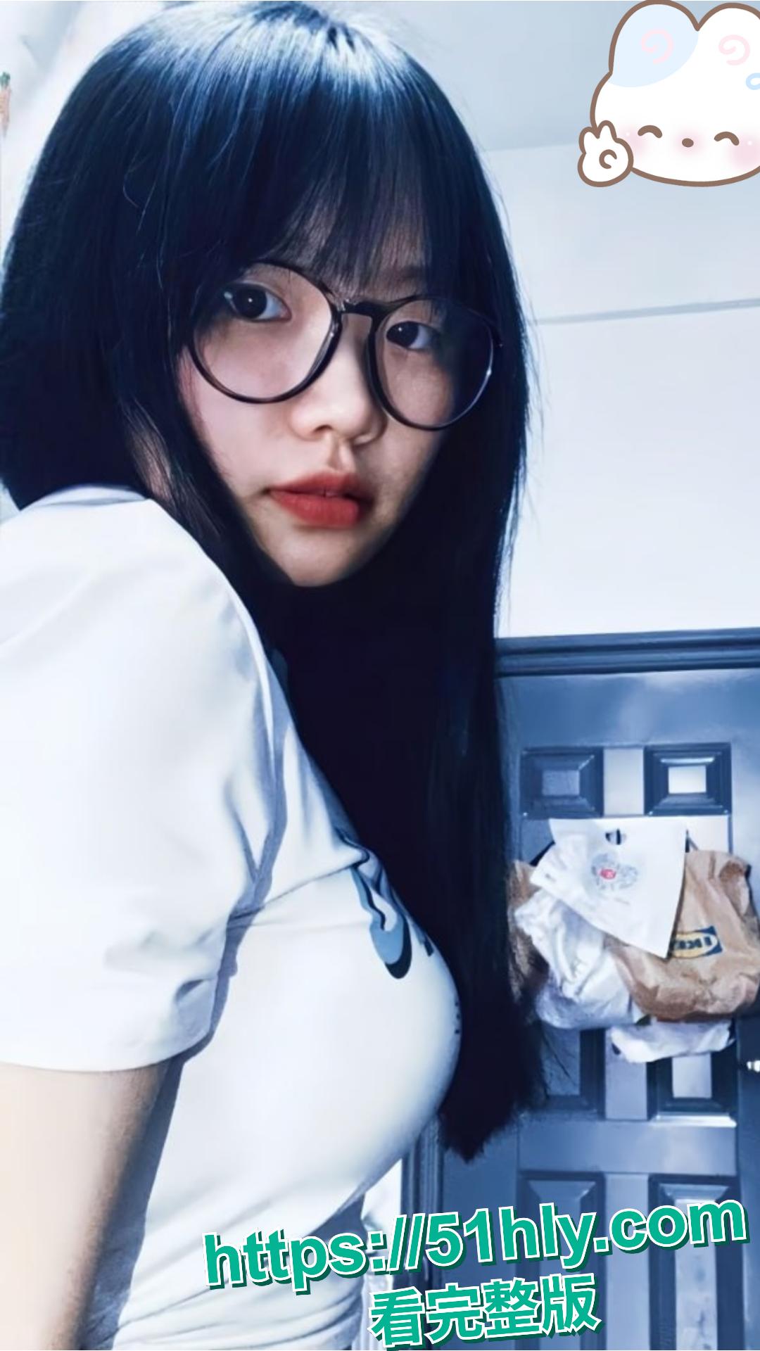 浙江师范大学邢垭楠初尝情爱 被男友哄骗穿护士装激情骑乘做爱 一代纯妹终被调教成母狗-5