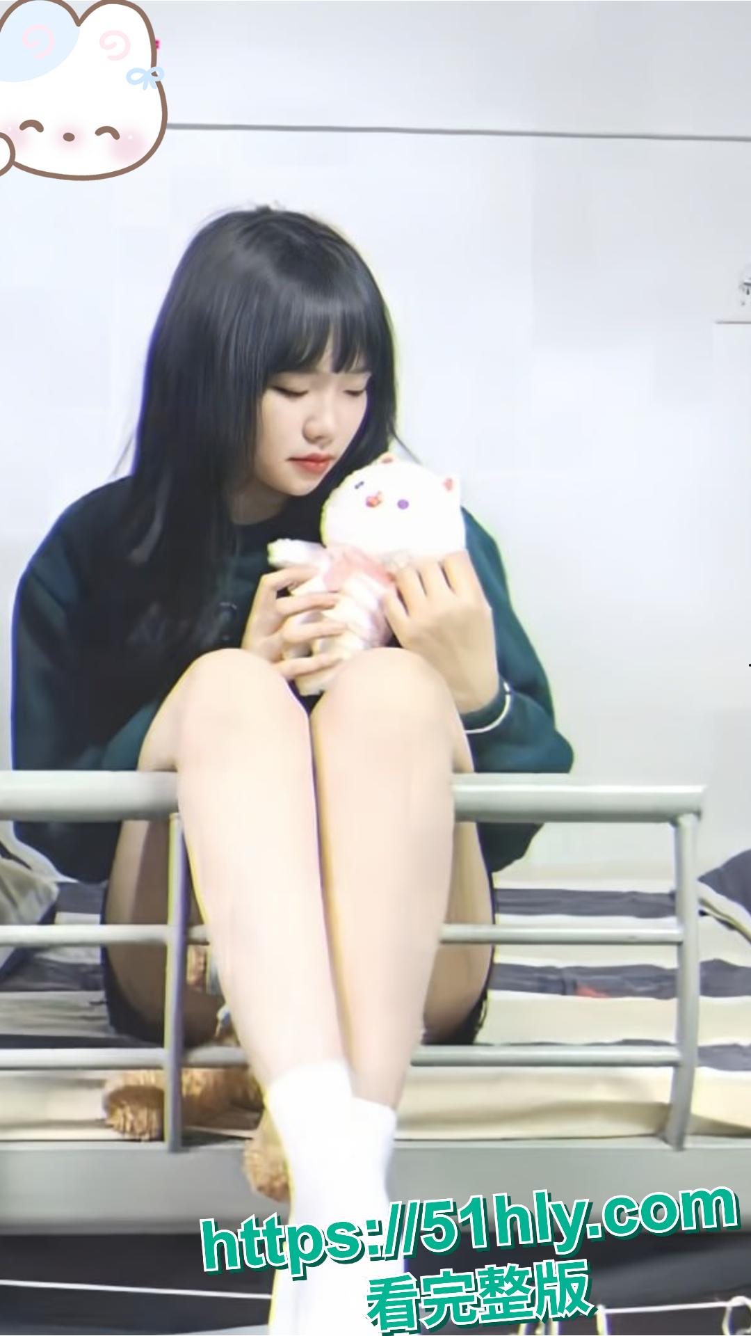 浙江师范大学邢垭楠初尝情爱 被男友哄骗穿护士装激情骑乘做爱 一代纯妹终被调教成母狗-6