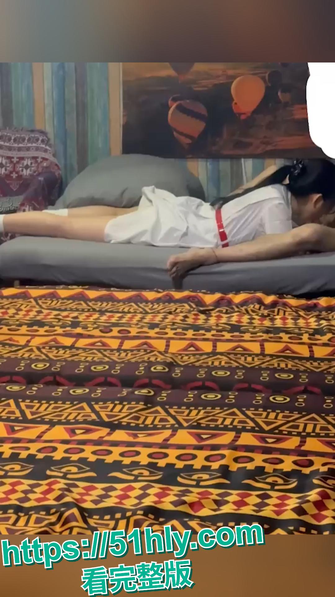 浙江师范大学邢垭楠初尝情爱 被男友哄骗穿护士装激情骑乘做爱 一代纯妹终被调教成母狗-9