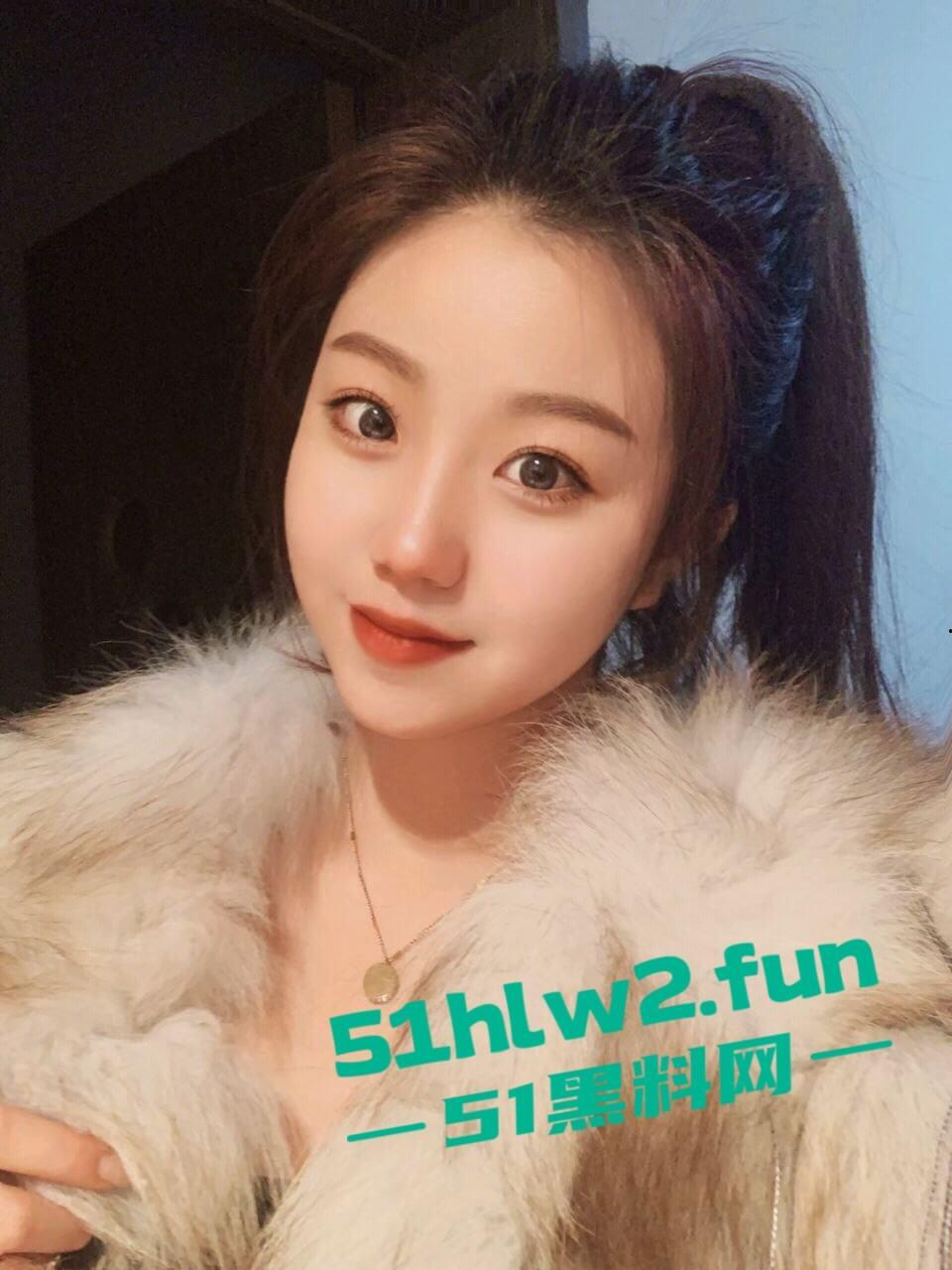 情人节调教小母狗,安徽女大学生【苏雪琳】异地恋男友无法满足骚逼,只能网调抠逼摸奶自我解压!-7