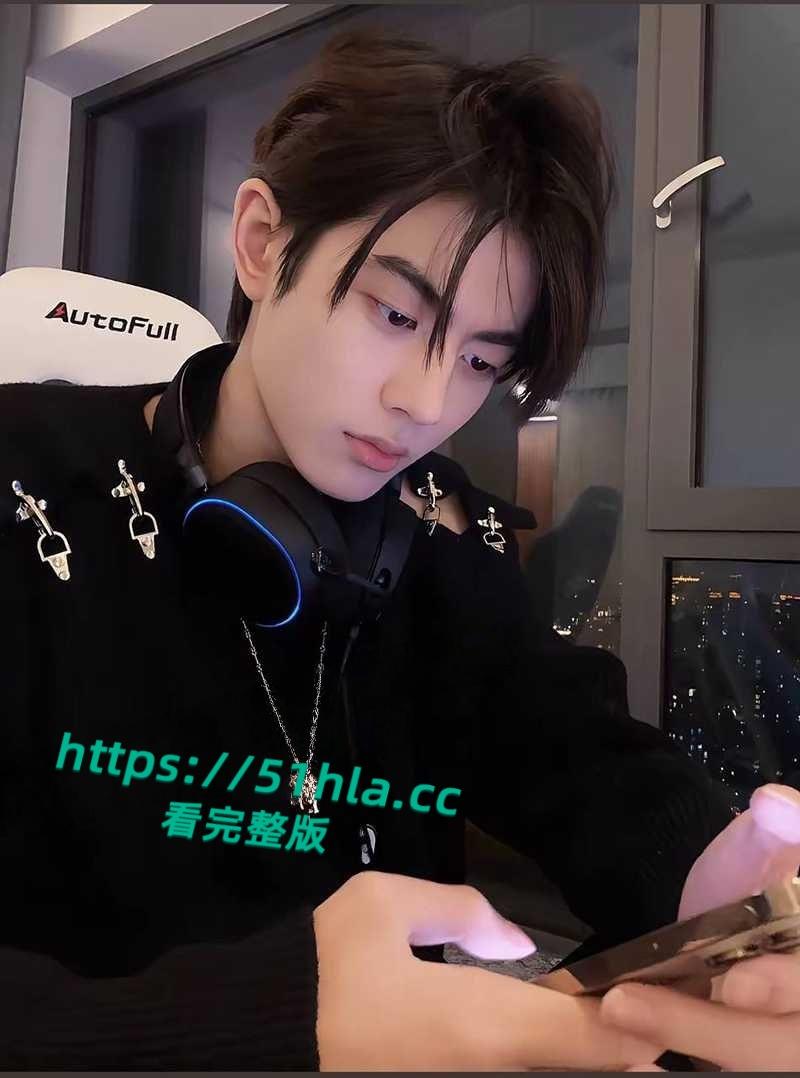 抖音网红【纪东杰】抛妻弃子多次出轨,聊天记录与性爱视频惨遭曝光,女主还嫌弃几分钟就结束了!-7