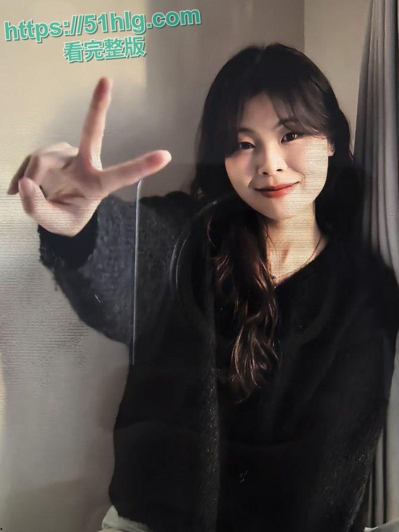 【河南许昌】新婚小夫妇婚假疯狂激情视频曝光!性感情趣内衣、激情喘息声、后入翘臀、超级给力-2