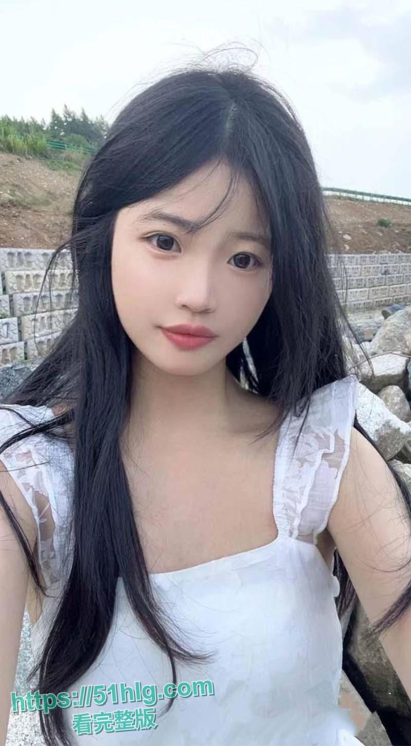 清纯学生妹【袁舒蕾】的淫荡私生活!与男友旅游三天操个不停,情趣黑丝、口交深喉、足交样样精通-3