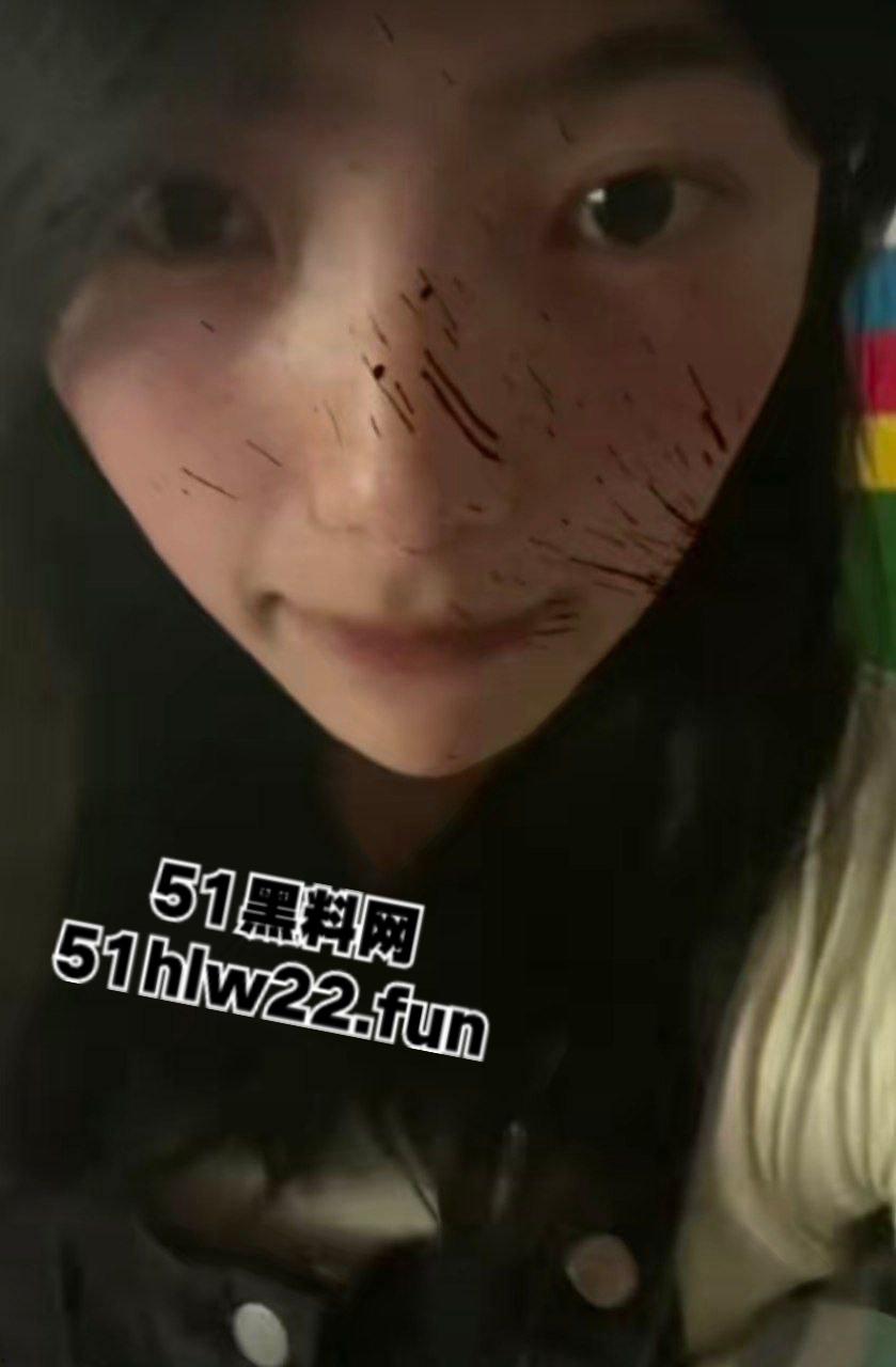 瓜友网聊西藏清纯妹,大眼撩人身材一流被网友拿裸照威胁,背着男友自慰裸聊实在太刺激了。-13