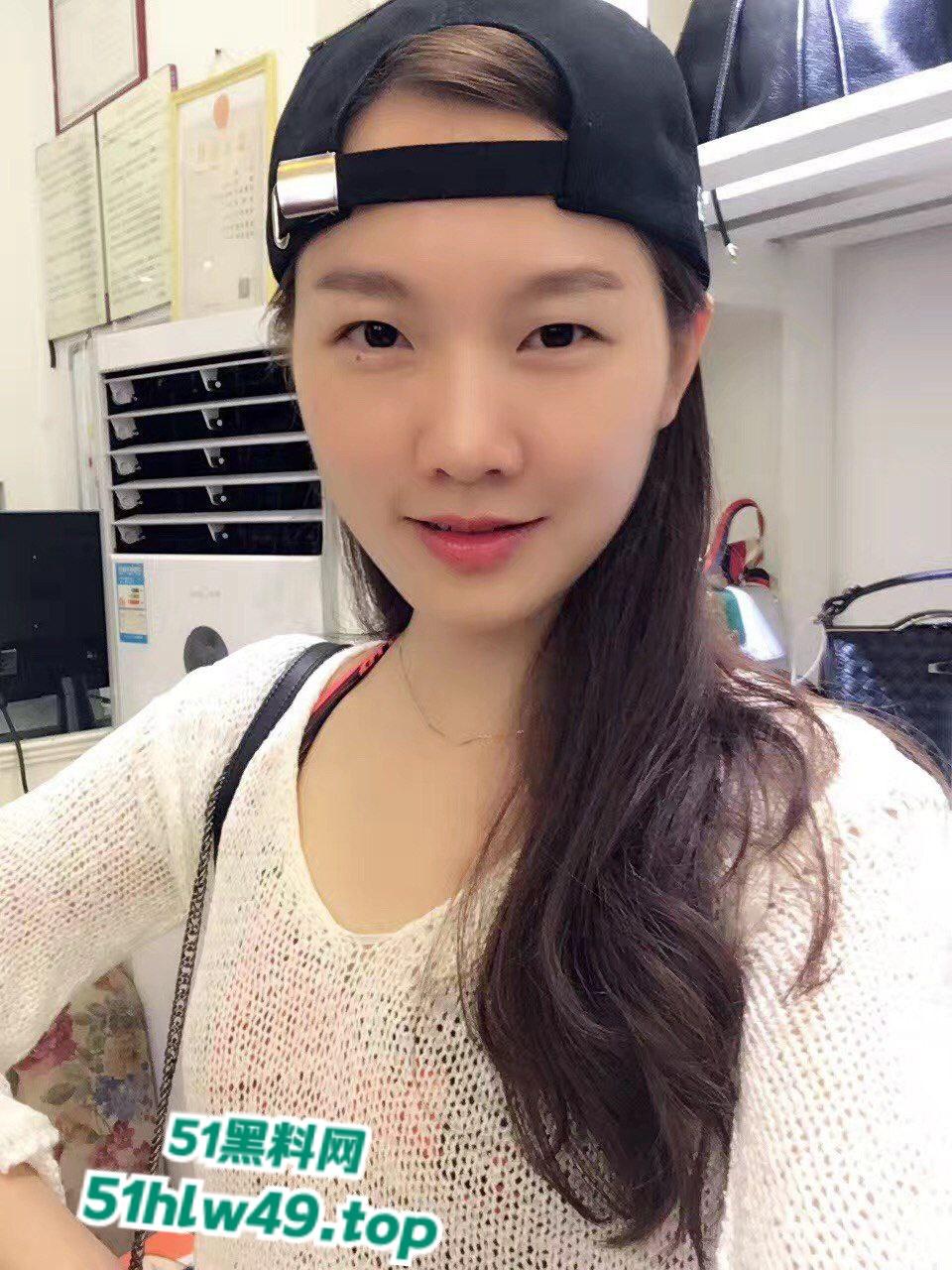 99年小护士【梁柳月】交友不慎被情人出卖,多人迷奸多次内射爽翻,这真是骚没边了。-2