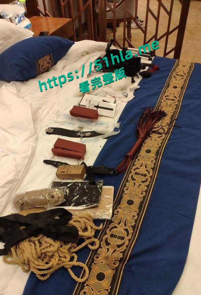 驻马店卫校实习小护士援交视频流出,大量交易【娟姐】聊天截图内容惊人,绝美蜜桃臀被无套爆操!-9