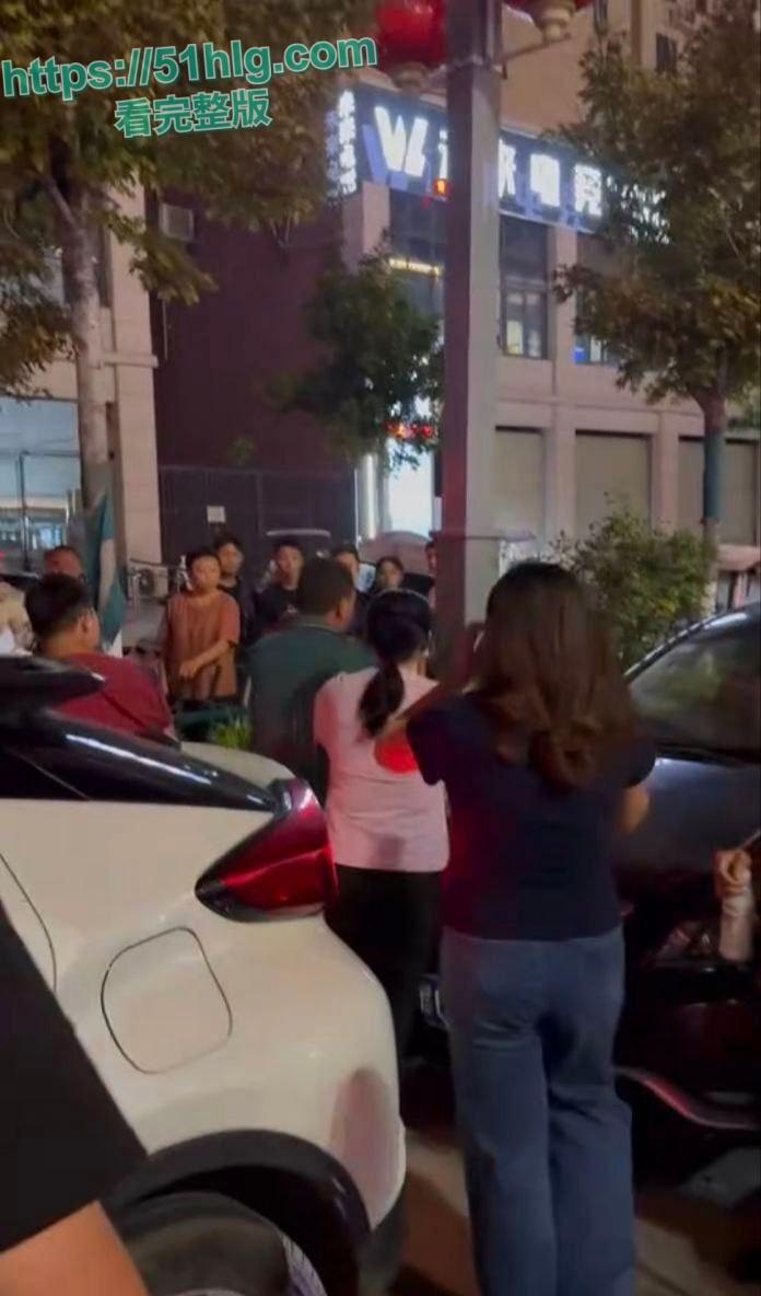 【河南商丘】万达家庭丑闻震撼事件:小姨与外甥的淫乱关系曝光,争吵变成血战街头-2