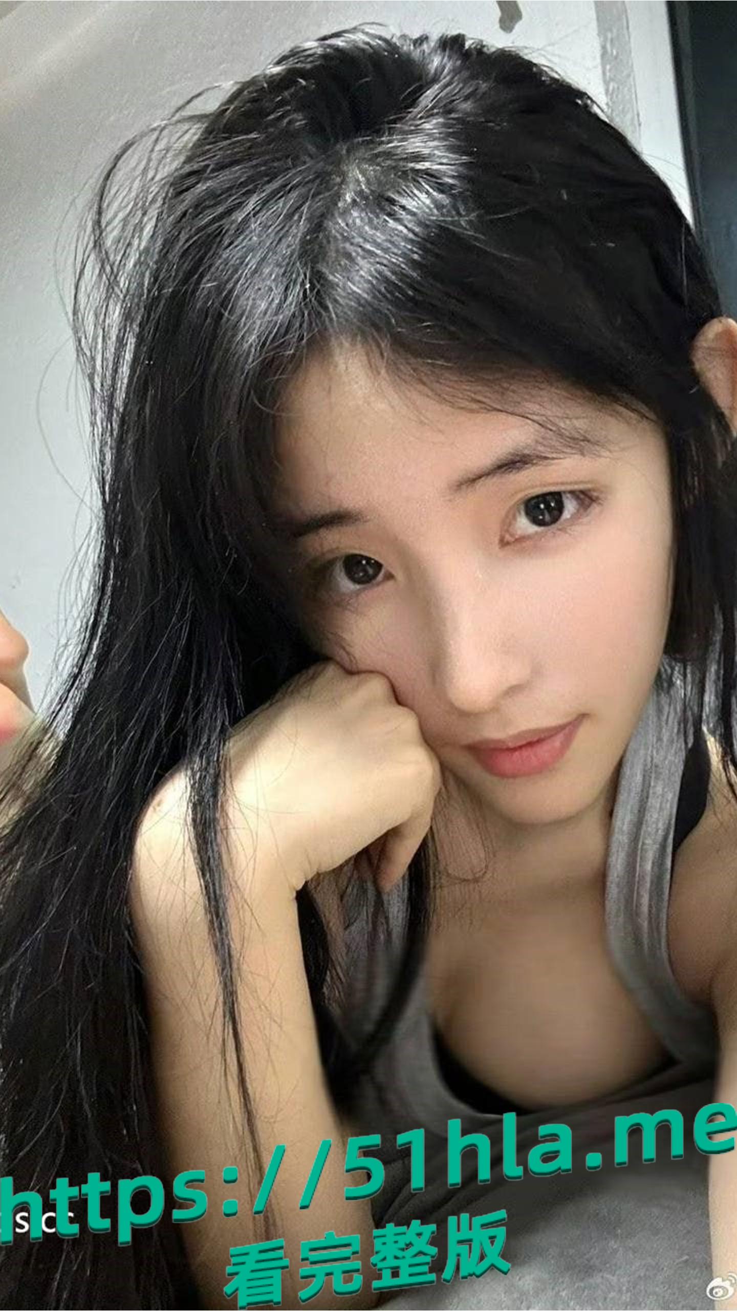 抖音长腿御姐网红张人o 给金主爸爸私拍福利流出 跪地舔屌被后入 身材非常的顶!-5