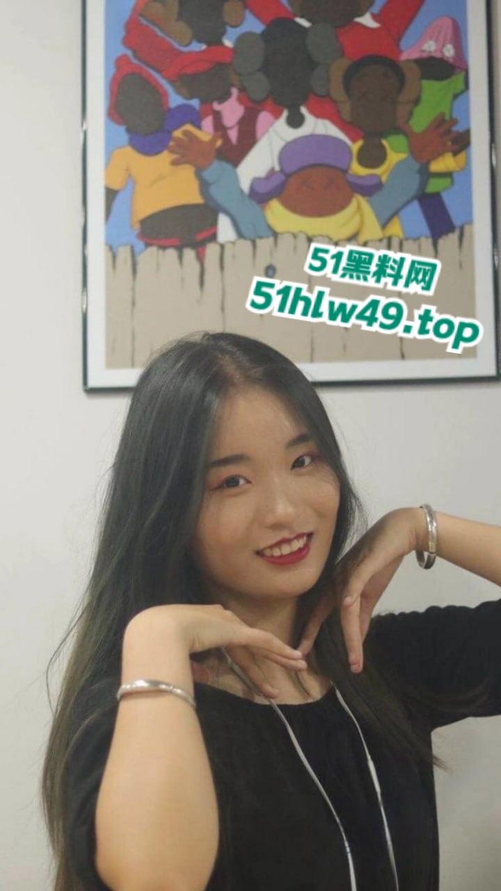 南京交通职业技术学院，高颜值学姐【辜乡】内江来的纯情学妹骚浪无底线，手机里竟藏满约炮视频。-2