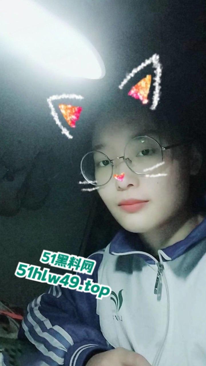 南京交通职业技术学院，高颜值学姐【辜乡】内江来的纯情学妹骚浪无底线，手机里竟藏满约炮视频。-9