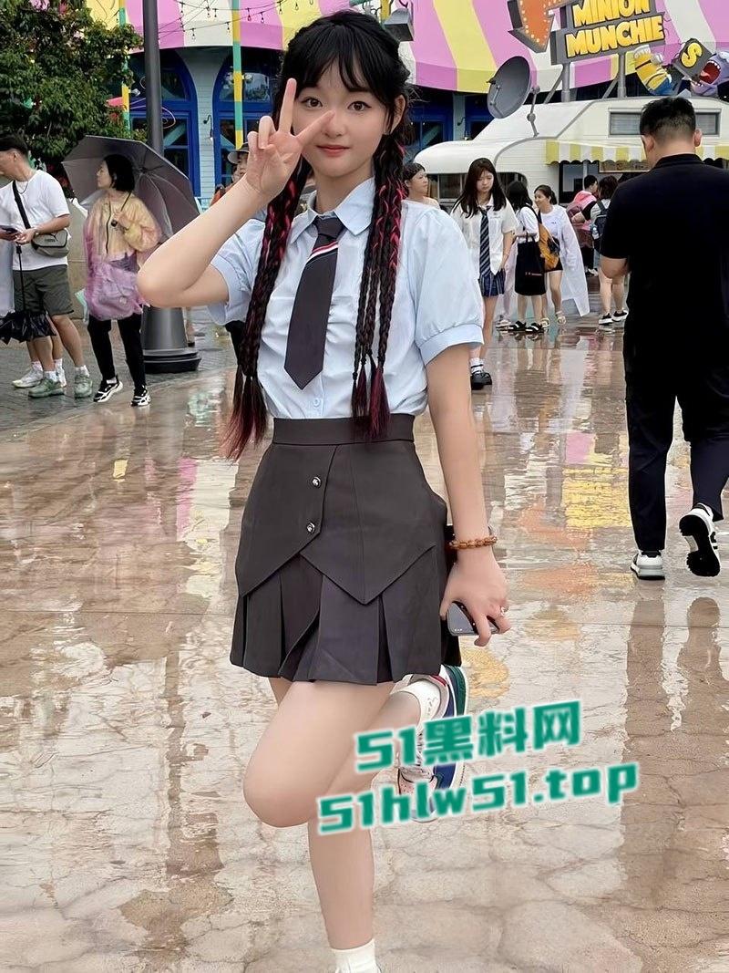 四川大学【安佳瑞】不雅视频曝光,清纯学生妹逃课与同学约炮,一线天小穴被操的淫水四溅,娇嫩酮体无限诱惑!-2