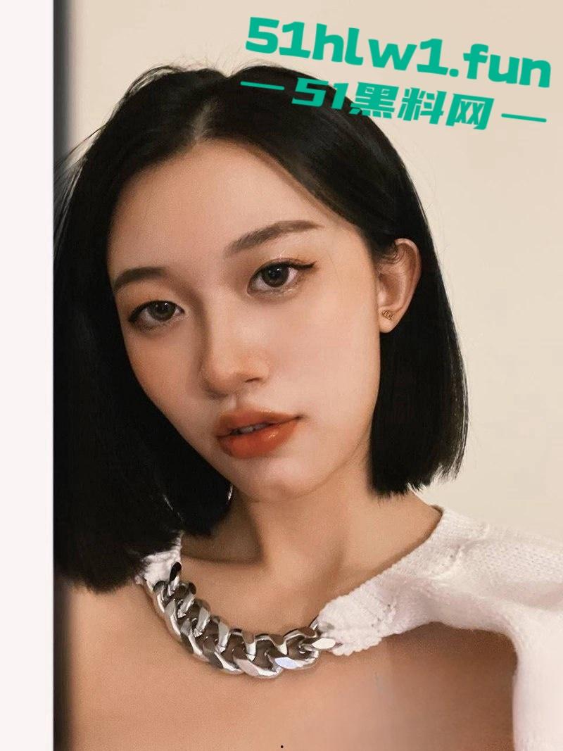 附近约炮肥臀少妇 高颜值短发反差婊 背着老公居家自拍 网上勾引男S 酒店调教后入后插 这身材太性感了-8