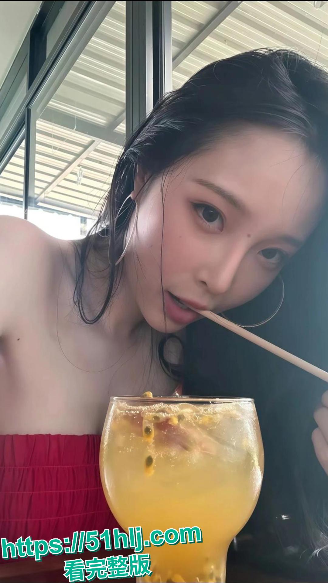 电影《正义回廊》妃妃饰演者 孙禾颐 下海付费视频,脸逼同框道具自慰 表情诱惑娇喘诱人 淫骚姿态难以抵挡!-2