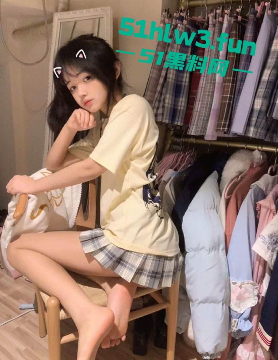 推特反差小萝莉【神探狸狸】白幼瘦大奶萝莉,美乳硕大粉嫩细腰嫩穴身材性感自拍福利视图流出。-6