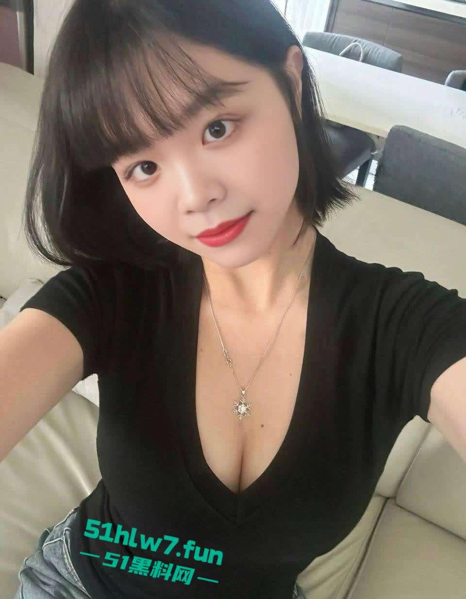 中国社会科学院研究生【杜若凝】裸聊约炮,男友怒爆骚货性瘾视频,饥渴身体含屌求操!-2