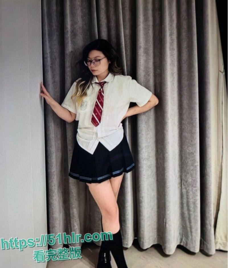 【河南】新婚夫妻的不为人知的秘密!大奶人妻骚穴淫水狂喷,口活功夫一流,舔鸡巴的模样让男人欲罢不能-10