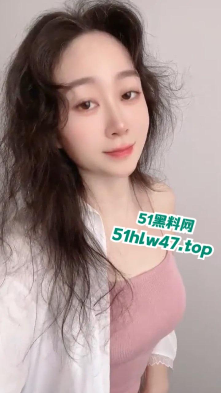 抖音少妇网红【赵团团】身材超赞的性感人妻,婚后放飞自我抖音擦边,各种自慰勾引金主大哥。-1
