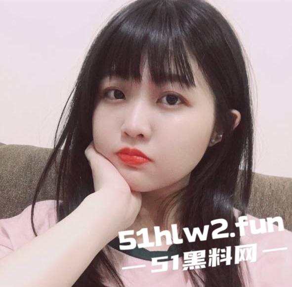 甜美萝莉学生妹【陈思淼】表面清纯甜美背地里反差的一批,最喜欢大鸡巴猛男约炮大屌体育生自拍视频流出。-4