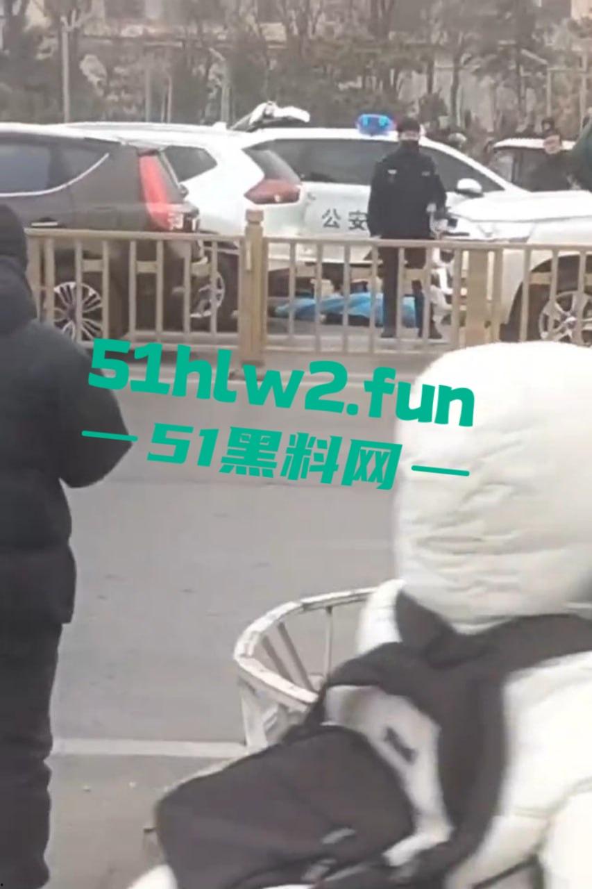 山西晋中疑似欠钱不还引发命案,蕴华街汇通路一死一伤,现场拥堵警方封锁,传言满天飞!-1