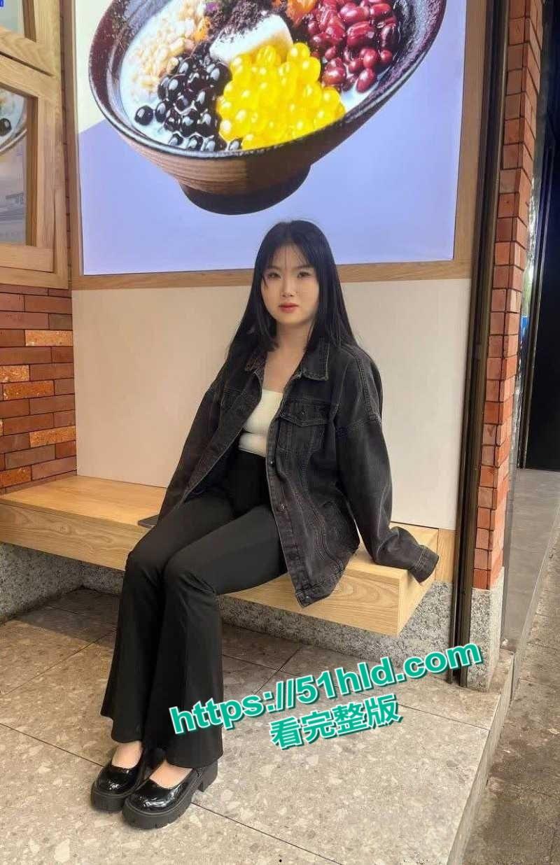 广东00后微胖母狗【宋绮玉】分手后被男友泄密私拍,丰腴身材露脸交合阴毛浓密性欲极强!-1