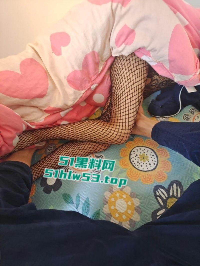 浙江杭州27岁少妇【宋钰婷】离婚后疯狂约炮,被调教成极品母狗,小穴洞口大开阴唇漆黑无比!-8