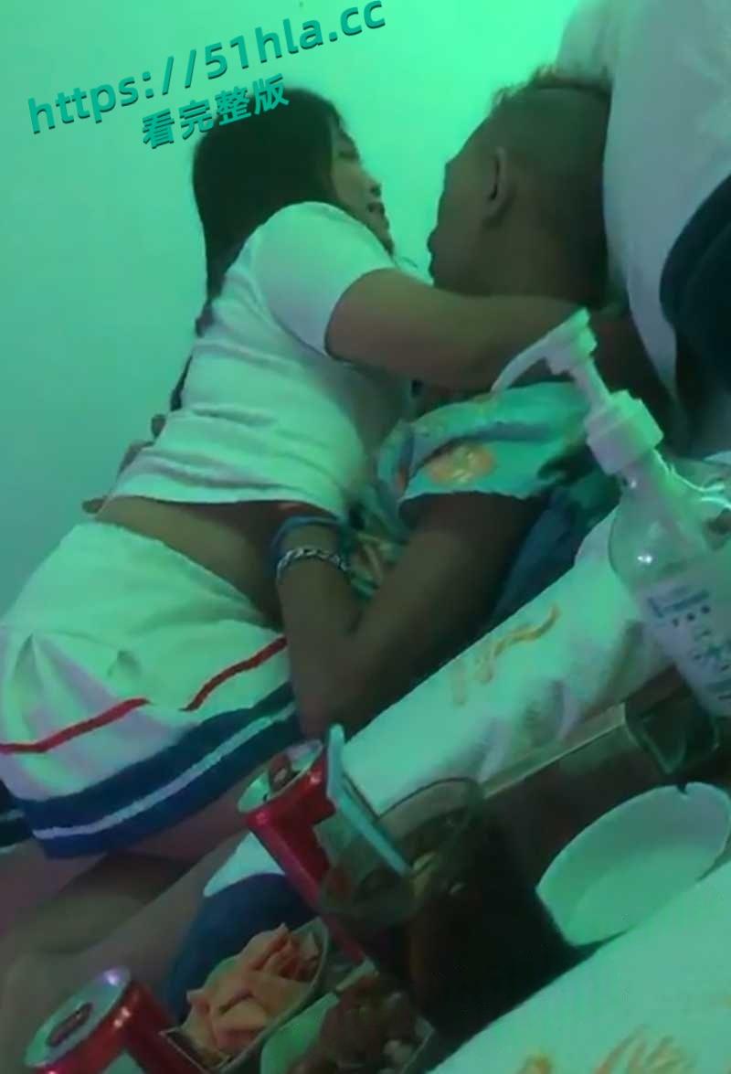 养生馆调戏大奶技师,抖音网红【宏少传媒】玩色情按摩,酒店约炮边操边视频聊天炫耀!-6