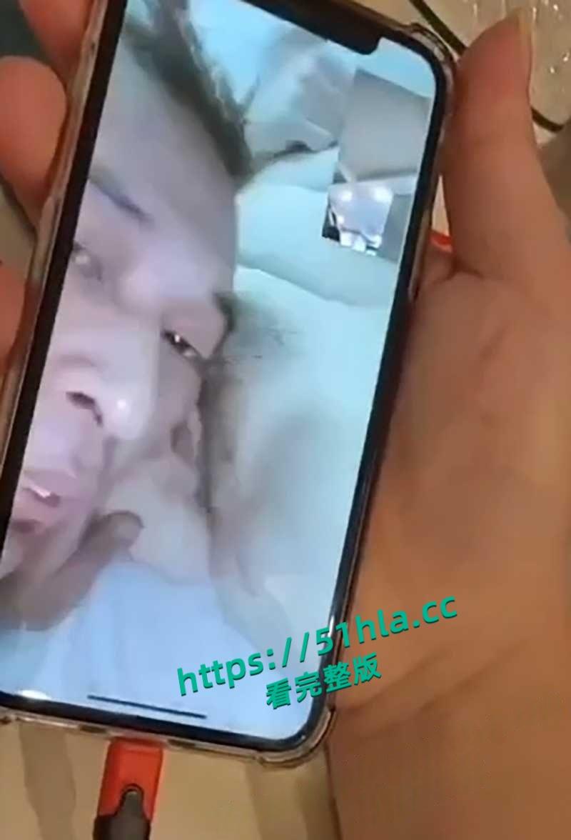 养生馆调戏大奶技师,抖音网红【宏少传媒】玩色情按摩,酒店约炮边操边视频聊天炫耀!-10