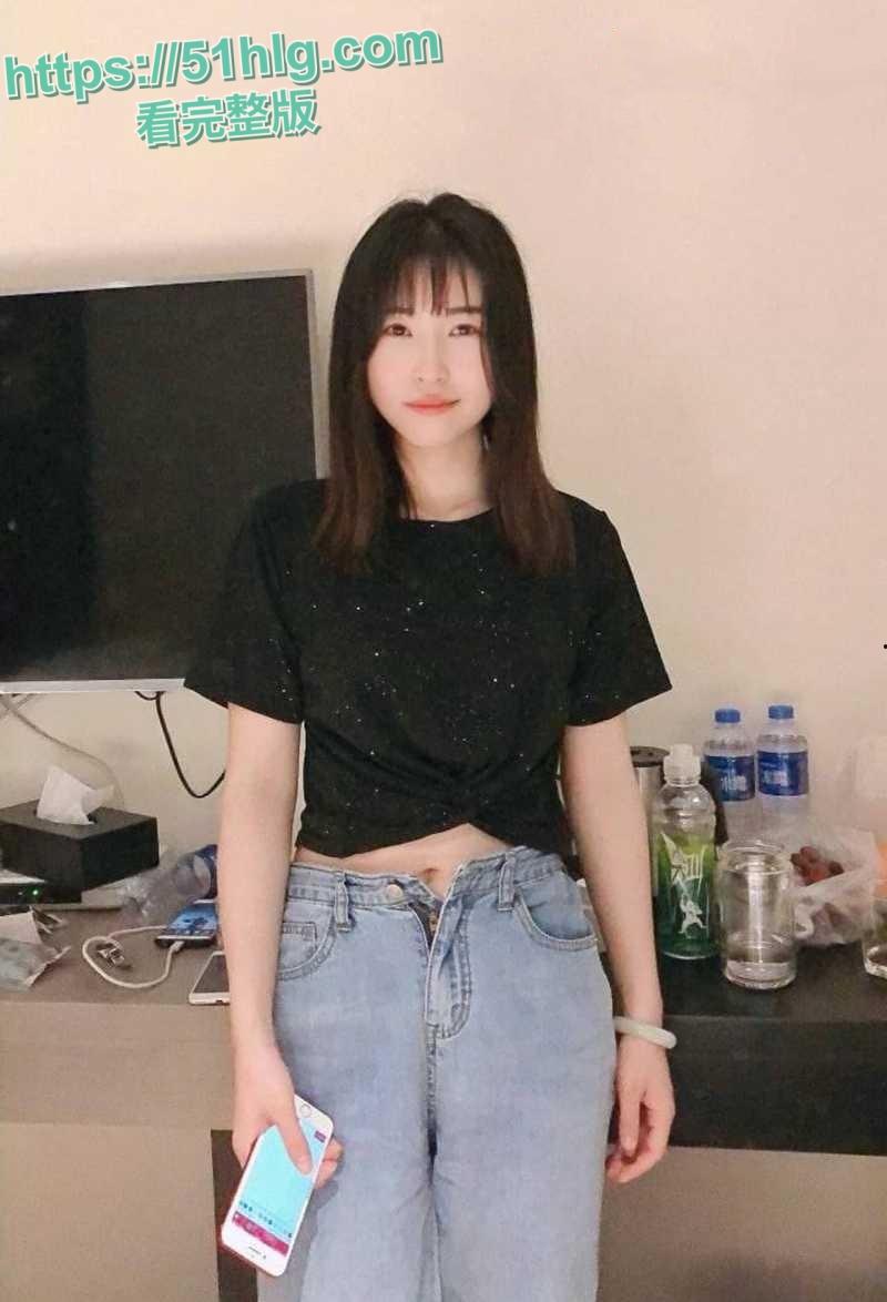 【西安】小学老师【李梦】性爱大公开,娇嫩嫩妹沦为淫贱母狗,全裸洗澡、露脸足交,玩转肛交高潮不断-1