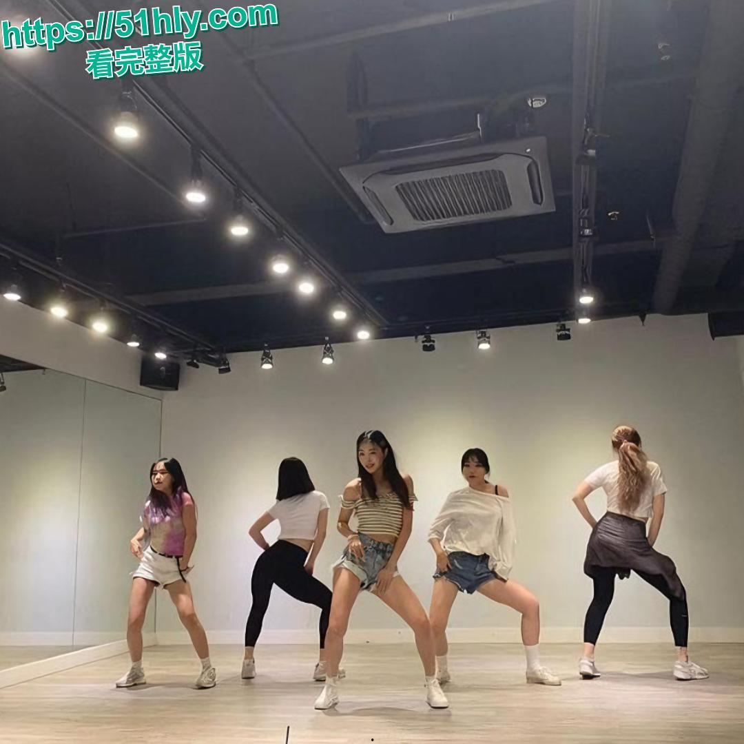 韩国练习生淫乱夜生活 每天练习完没事就是群交做爱 娱乐圈的性爱真是滥交的天堂 渴求那短暂的解脱与快感-3