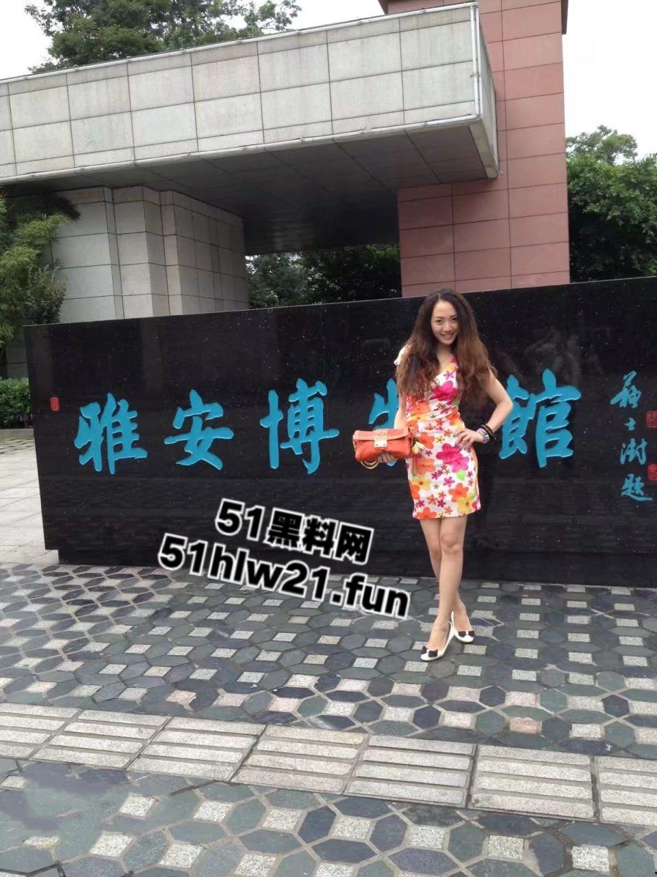 38岁女明星钟晓红下海卖淫,金主私人高订视频曝光,腻人老逼嫩没有戏拍只能沦落为金主胯下母狗。-1