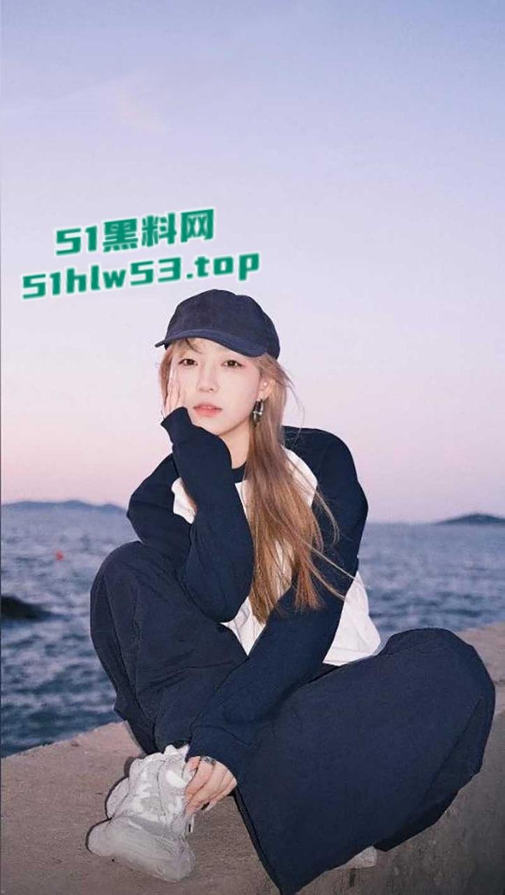 二婚体育男大战拔丝女,抖音300万粉丝网红【小郑嘻嘻】自曝老公婚内出轨,连做爱视频都一并爆光!-2