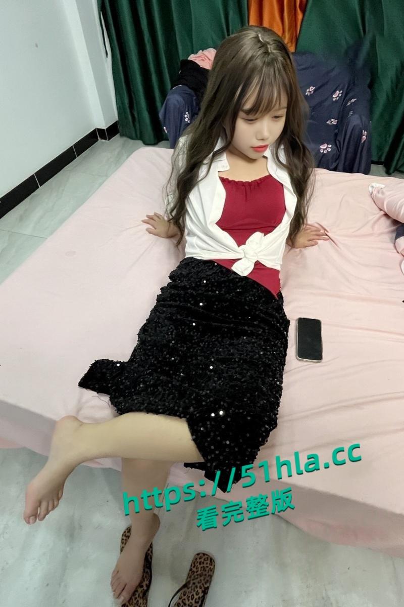 乱伦系列之舅妈,海角乱伦大神与舅妈的爱情故事,舅妈刮完毛后被跳蛋震尿,再无套内射舅妈干净的小穴!-1