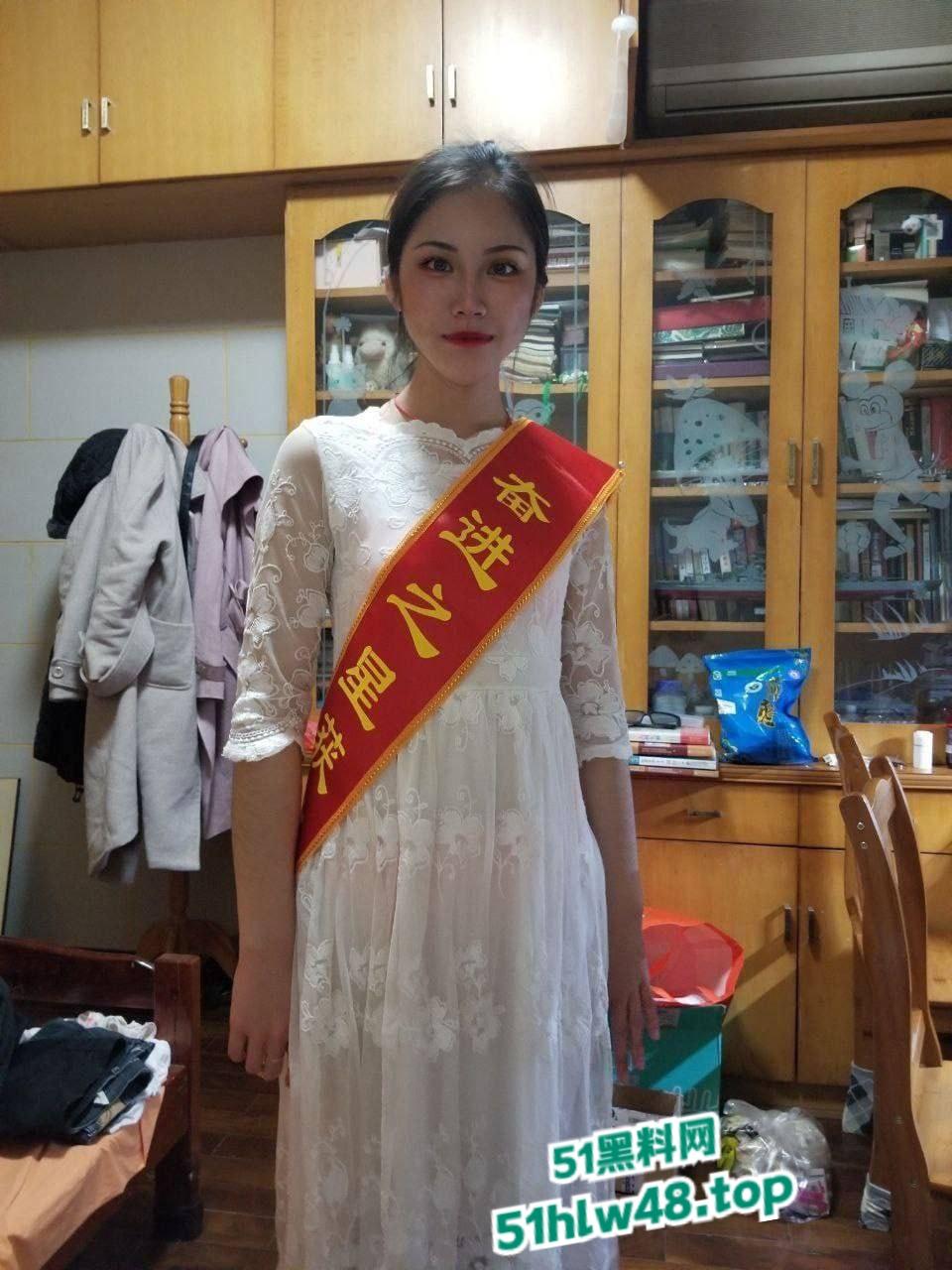 杭州师范大学【潘玲玲】校花女神,腿长逆天私下超反差成为金主的淫贱母狗,性爱自拍视频流出。-4