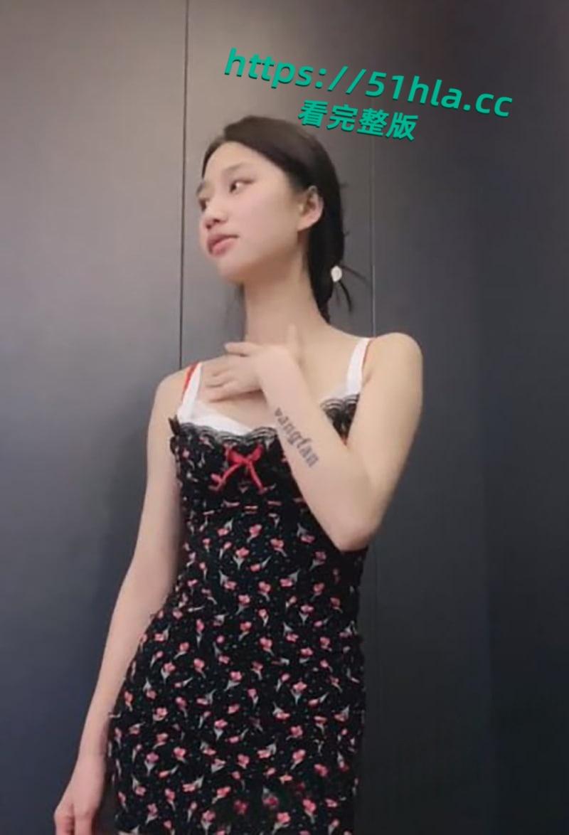 校花级清纯网黄【是雪儿吖】性爱直播合集,无套做爱自慰喷尿,粉丝点单她全玩,完美露脸花式做爱!-5