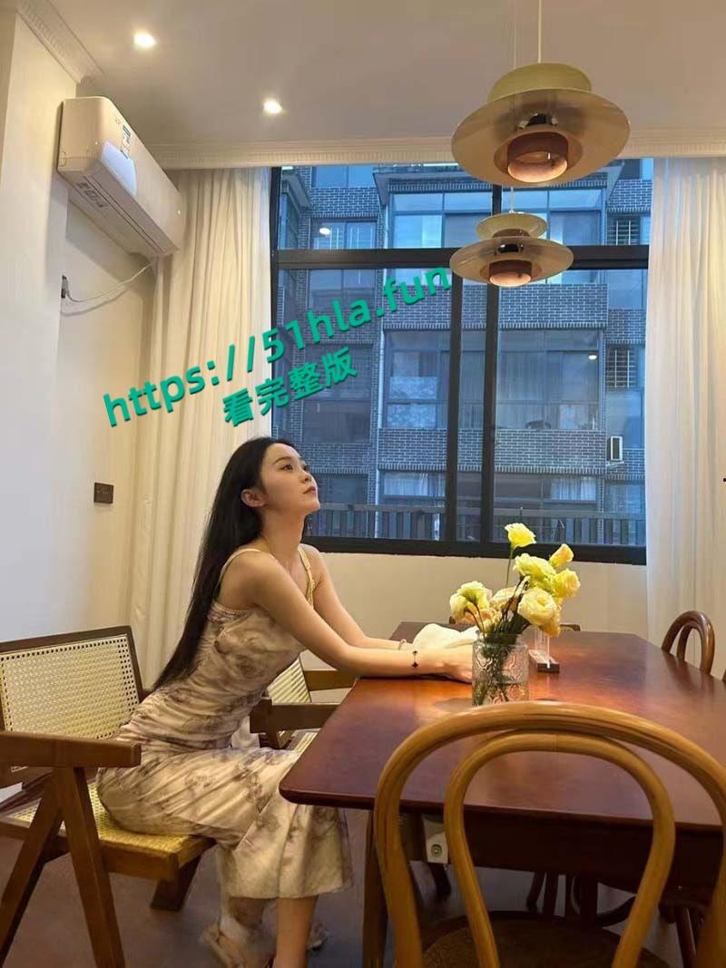 上海高颜值幼师【刘雨菲】人前女神人后贱母狗,炮友调教成精盆马桶,戴口球求草无比的反差!-5