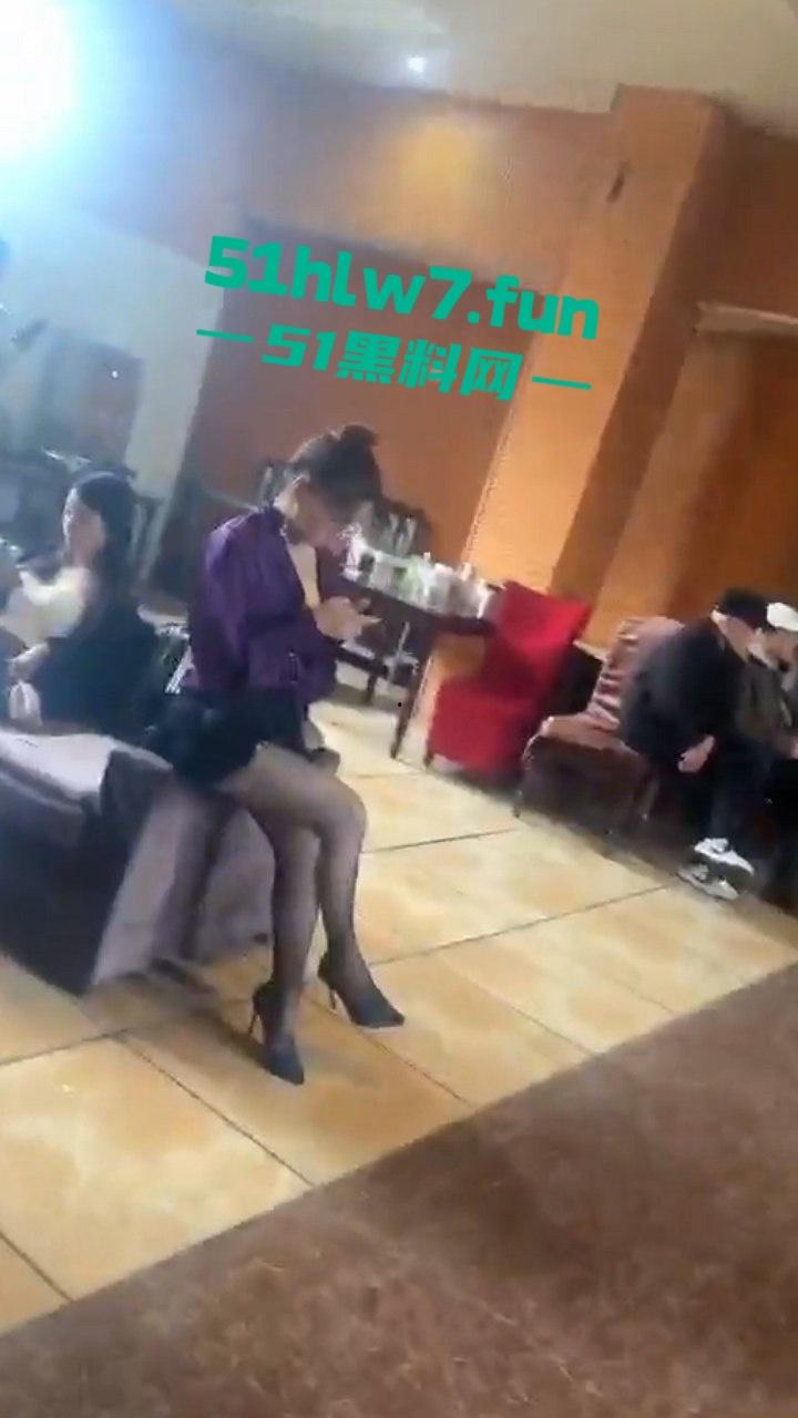 四川绵阳大青龙纯炮场美女如云,不惧扫黄行动顶风作案照样出台卖逼引发网友们的羡慕。-6