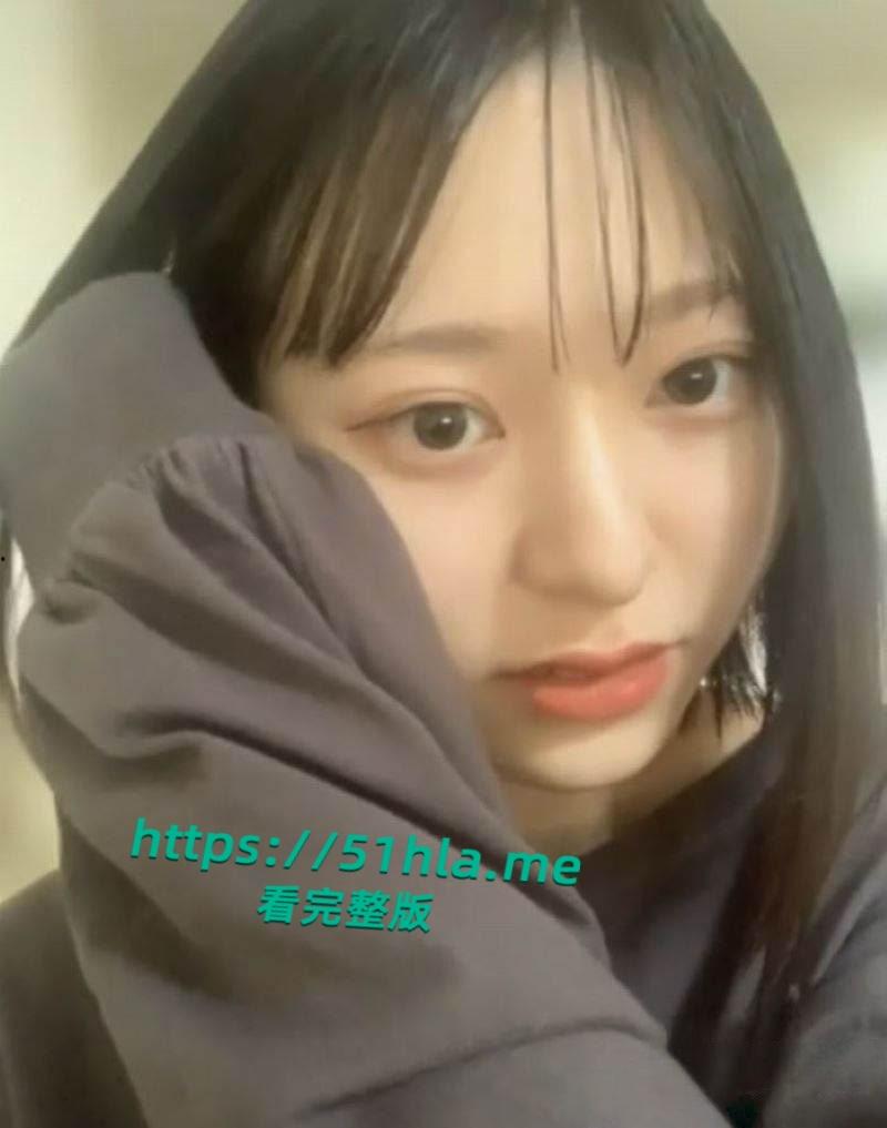 日本清纯系少女【zoom】裸聊45分钟首发,白皙肌肤勾勒娇小身材,手指自慰刺激感爆棚!-1