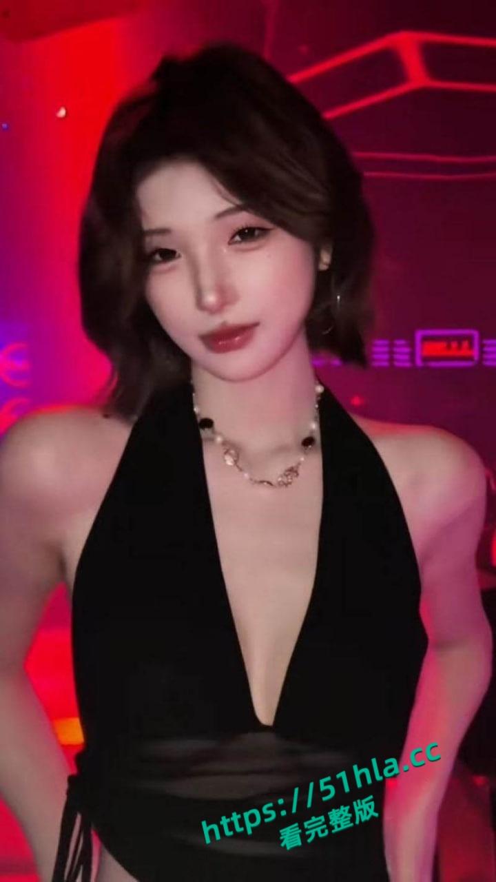 抖音600万粉丝女网红【若琳pepper】漏点风波!直播真空连线故意漏点,微露粉嫩大奶尽显淫态诱惑感拉满!-2