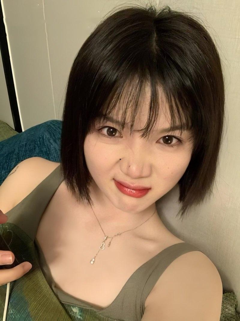 【沈阳】清纯美少女【王钰蕊】变身淫娃:跪床深喉口交,丰满美乳与嫩穴让人爱不释手,叫床声让你欲火焚身!-2