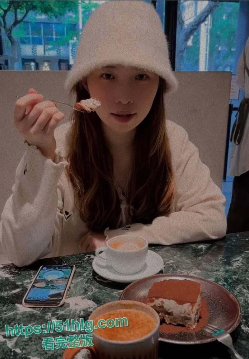 【上海】高颜值少妇【慧慧】出轨被男友发现 最终矛盾升级因一只猫 被男友残忍杀害 约炮视频全网疯传-1